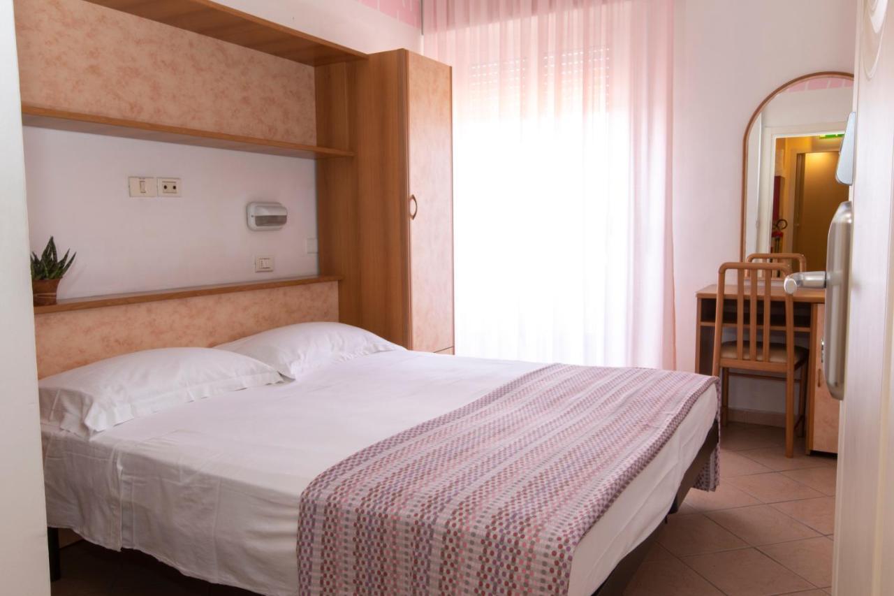 Hotel Holland Rimini Exterior foto