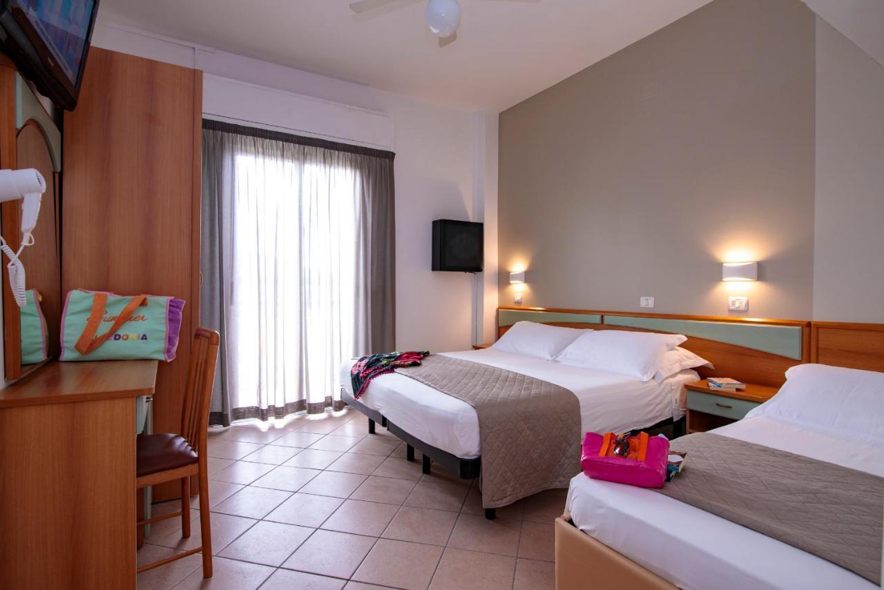 Hotel Holland Rimini Exterior foto