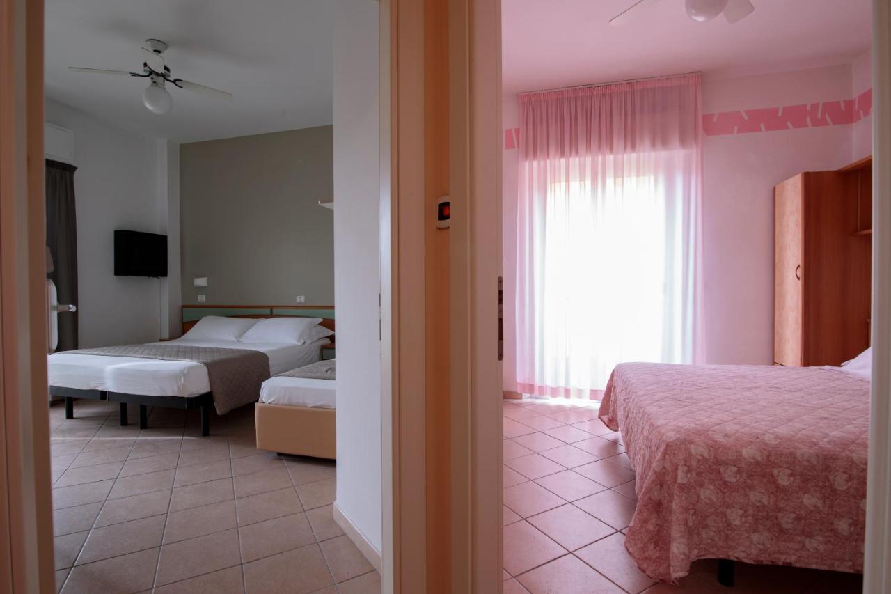 Hotel Holland Rimini Exterior foto